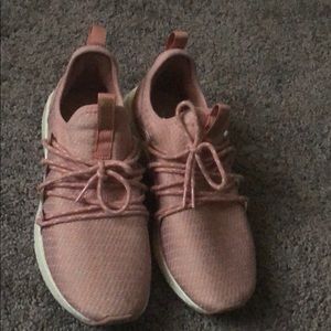 Very comfy cute mauve pink shoes